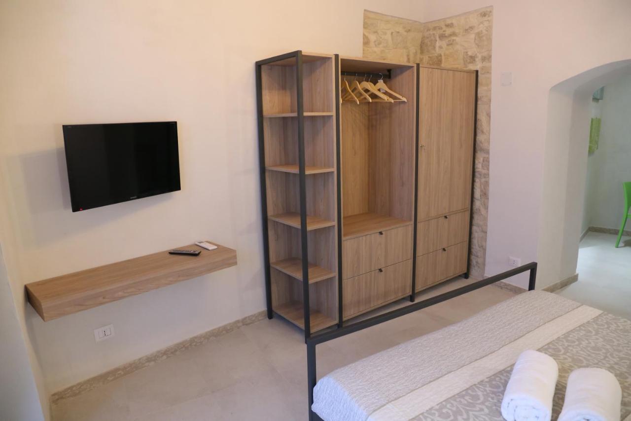Locus Pendinelli Trani Panzió Kültér fotó